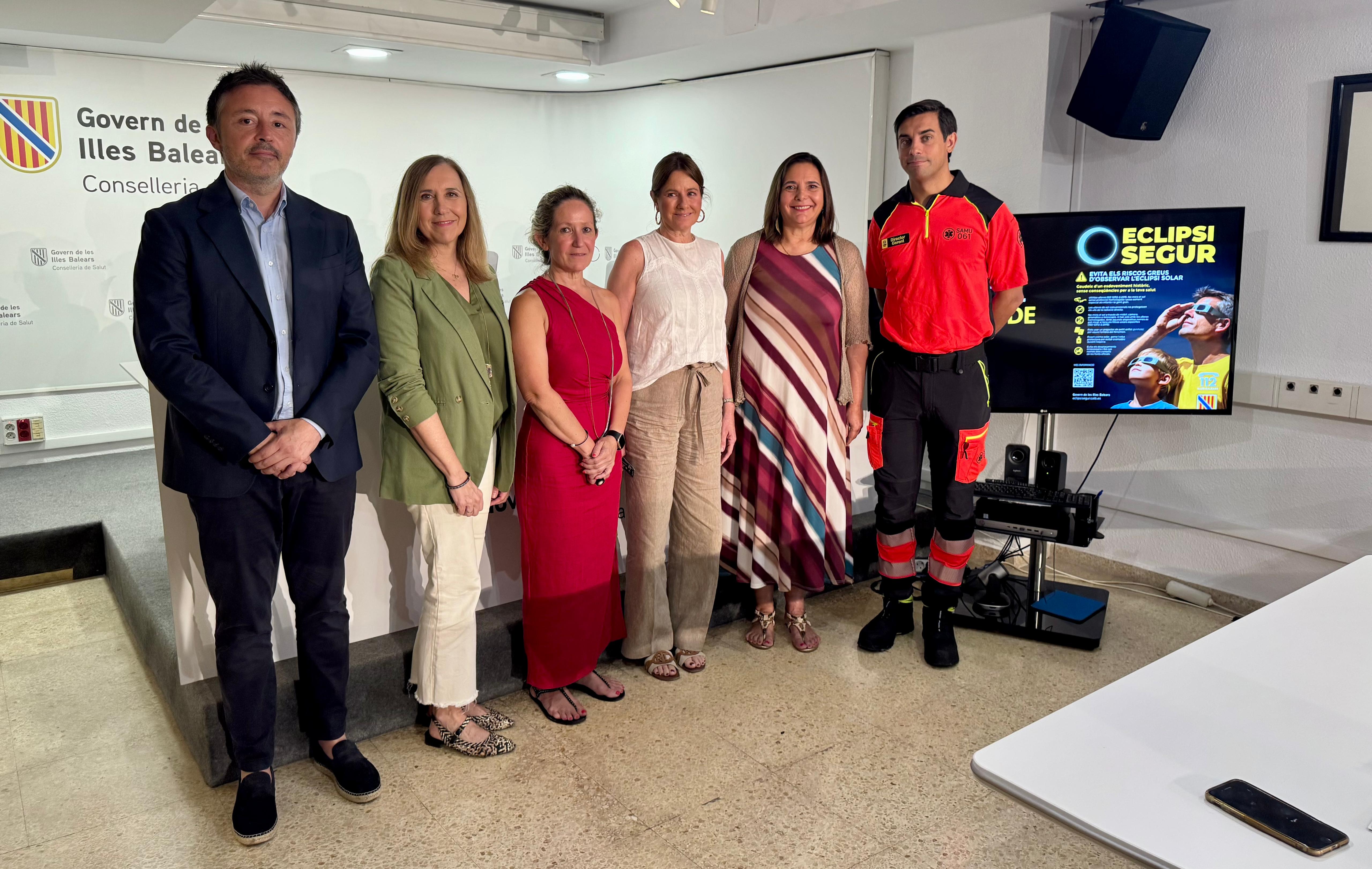 Salud advierte de los riesgos de lesiones oculares "irreversibles" durante el eclipse y reforzará la atención en los centros de salud Salud advierte de los riesgos de lesiones oculares "irreversibles" durante el eclipse y reforzará la atención en los centros de salud