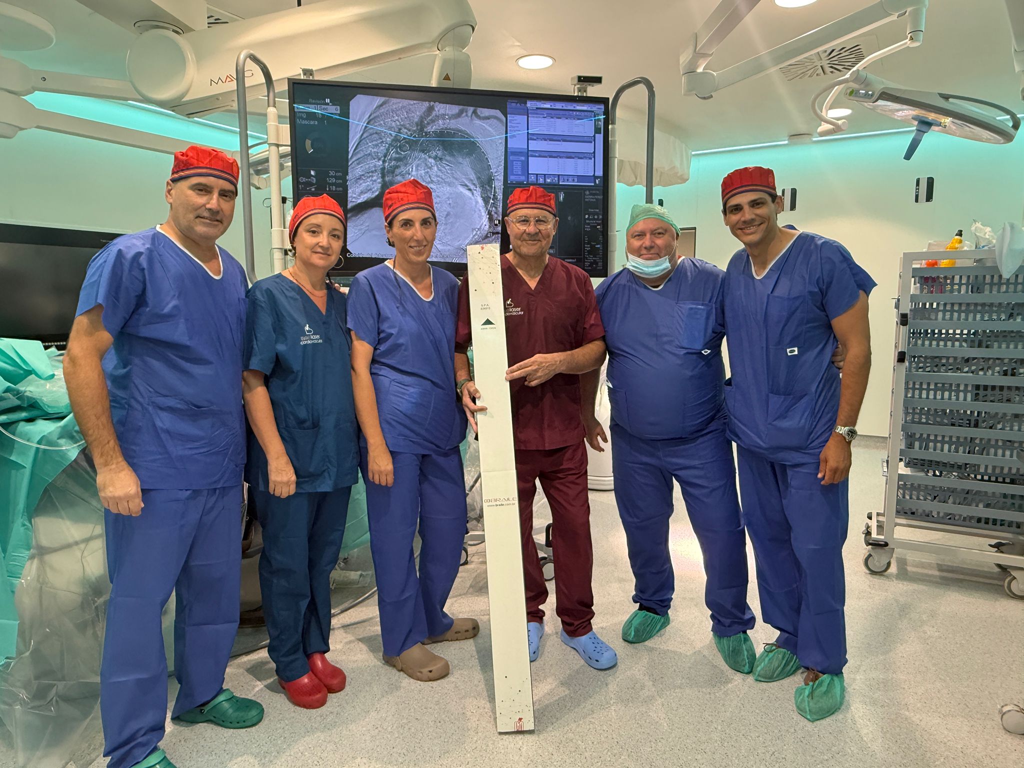 El servicio de Cirugía Cardiovascular del Hospital Quirónsalud Sagrado Corazón implanta una endoprótesis personalizada de última generación para resolver un caso de alta complejidad El servicio de Cirugía Cardiovascular del Hospital Quirónsalud Sagrado Corazón implanta una endoprótesis personalizada de última generación para resolver un caso de alta complejidad