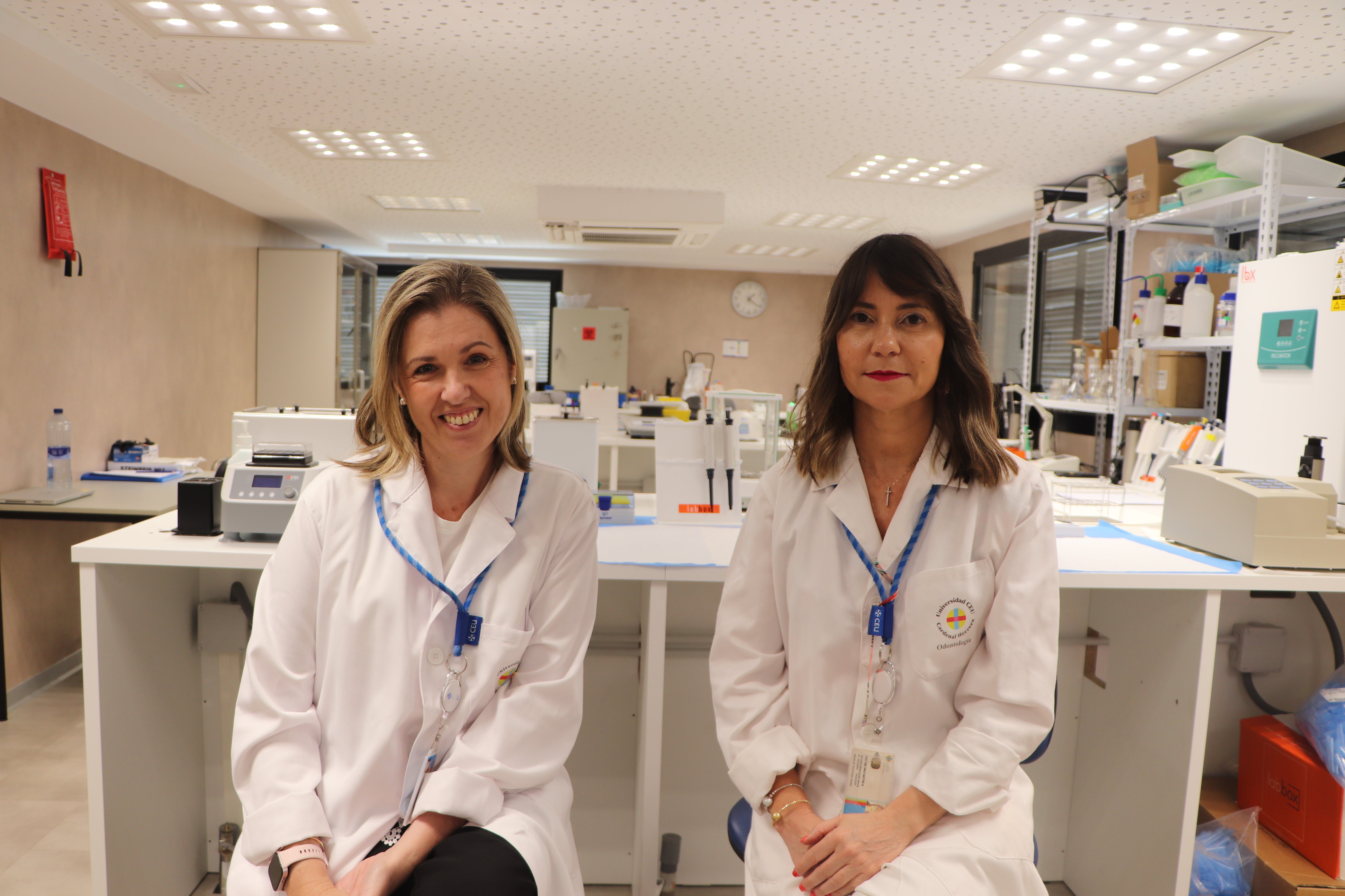 Investigadoras del CEU de Elche crean un modelo celular para estudiar mejor el tumor intracraneal más frecuente Investigadoras del CEU de Elche crean un modelo celular para estudiar mejor el tumor intracraneal más frecuente