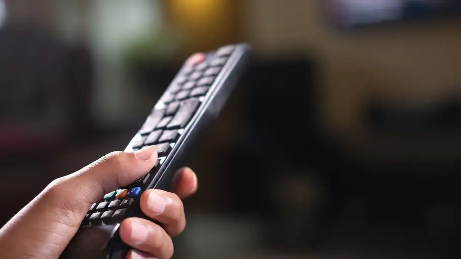 La televisión gratis sigue siendo la reina del salón, pero encontrarla en una Smart TV cada vez es más complicado La televisión gratis sigue siendo la reina del salón, pero encontrarla en una Smart TV cada vez es más complicado