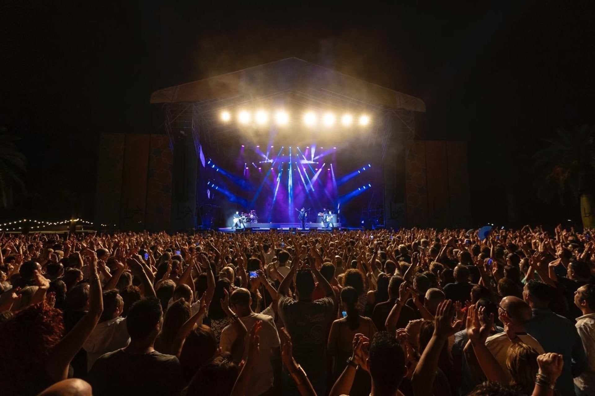 Unas 25.000 personas pasaron por la Alcazaba de Badajoz para disfrutar de Loquillo, Orozco y Morad y de la final del Mundial Unas 25.000 personas pasaron por la Alcazaba de Badajoz para disfrutar de Loquillo, Orozco y Morad y de la final del Mundial