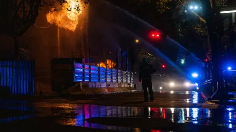 Los Bombers de Barcelona han trabajado en un incendio por un escape de gas en la plaça de Sants Los Bombers de Barcelona han trabajado en un incendio por un escape de gas en la plaça de Sants/ Lorena Sopêna / Europa Press