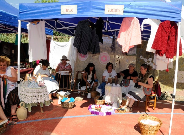 Tinajas revive las raíces de la Alcarria Conquense con una nueva edición de la Feria de Oficios y Tradiciones Tinajas revive las raíces de la Alcarria Conquense con una nueva edición de la Feria de Oficios y Tradiciones
