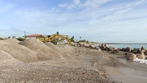 Imagen de las obras de regeneración de la playa de Almenara Imagen de las obras de regeneración de la playa de Almenara