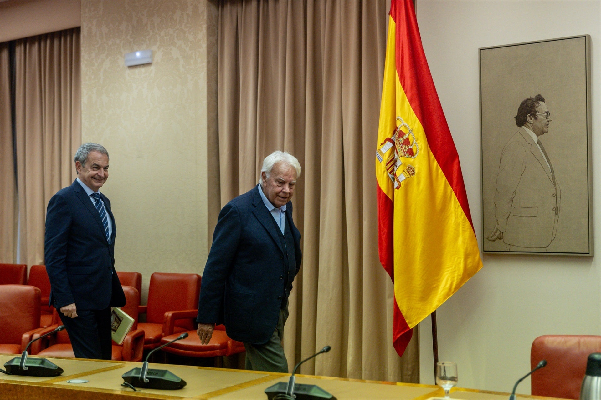 "Él sabrá de eso": el dardo de Zapatero a Felipe González al hablar de las sociedades 'offshore' "Él sabrá de eso": el dardo de Zapatero a Felipe González al hablar de las sociedades 'offshore'