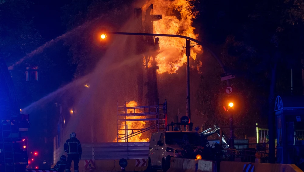 Los Bombers de Barcelona han trabajado en un incendio por un escape de gas en la plaça de Sants/ Lorena Sopêna / Europa Press Los Bombers de Barcelona han trabajado en un incendio por un escape de gas en la plaça de Sants/ Lorena Sopêna / Europa Press