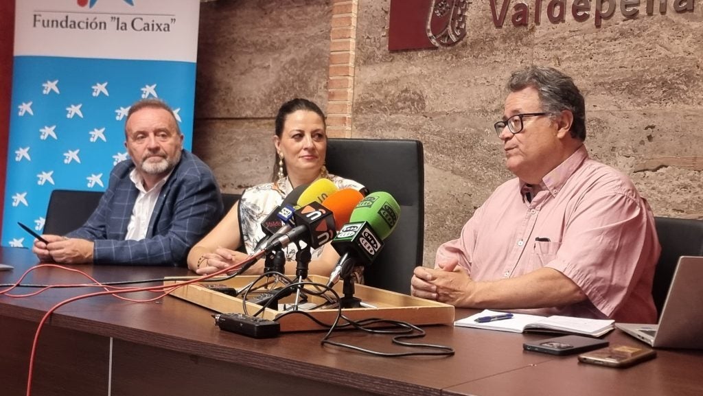 Valdepeñas, Acción contra el Hambre y Fundación La Caixa refuerzan su colaboración para ayudar en inserción laboral Valdepeñas, Acción contra el Hambre y Fundación La Caixa refuerzan su colaboración para ayudar en inserción laboral