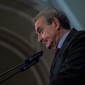 José Luis Rodríguez Zapatero, expresidente del Gobierno de España, asiste al desayuno informativo del Foro Europa en el hotel Mandarin Oriental Ritz de Madrid.