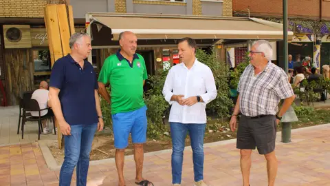 Las obras de Julio Carrilero avanzan y estarán acabadas en Feria para peatones y vehículos. Las obras de Julio Carrilero avanzan y estarán acabadas en Feria para peatones y vehículos.