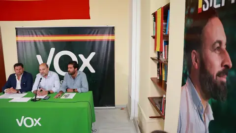 Vox ve "imposible" apoyar a un gobierno que "pone alfombra roja" a una mezquita y anuncia un recurso judicial Vox ve "imposible" apoyar a un gobierno que "pone alfombra roja" a una mezquita y anuncia un recurso judicial