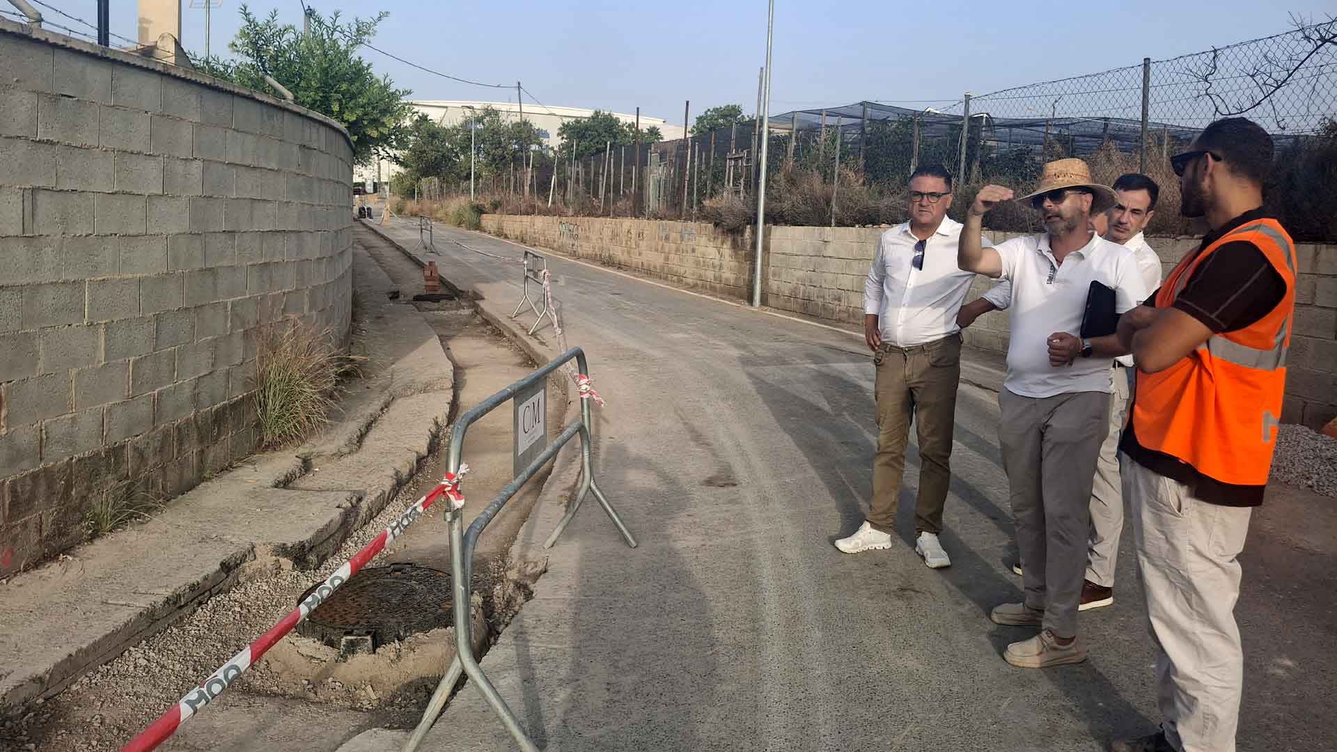Benidorm renueva el colector de aguas residuales del Palau e implanta la red de alcantarillado en el Salt de l’Aigua Benidorm renueva el colector de aguas residuales del Palau e implanta la red de alcantarillado en el Salt de l’Aigua