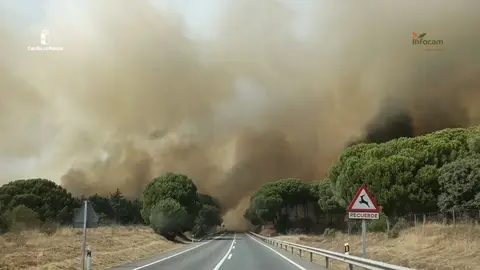 La Moncloa lanza una guía para saber cómo actuar ante los incendios forestales La Moncloa lanza una guía para saber cómo actuar ante los incendios forestales / PLAN INFOCAM/Europa Press