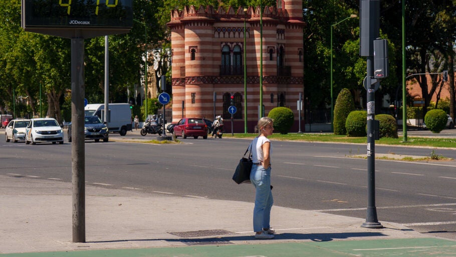 Los term&oacute;metros de Sevilla marcan elevadas temperaturas / Francisco J. Olmo / Europa Press