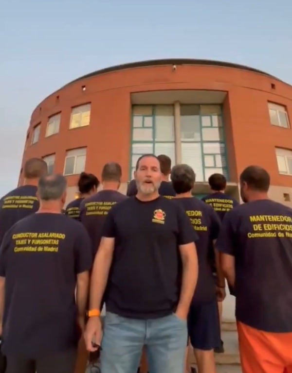 La Comunidad de Madrid denuncia el "chantaje" de 60 bomberos forestales del INFOMA La Comunidad de Madrid denuncia el "chantaje" de 60 bomberos forestales del INFOMA