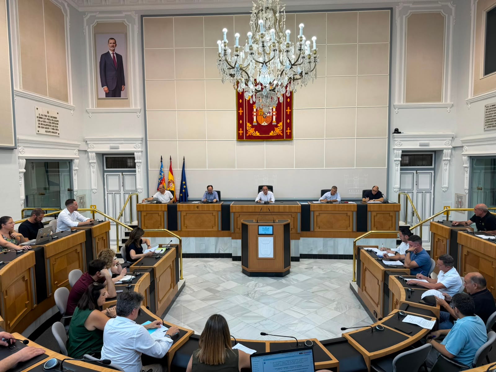 El Consorcio Vega Baja Sostenible aprueba por unanimidad un acuerdo para tratar parte de sus residuos en Cuenca y Murcia El Consorcio Vega Baja Sostenible aprueba por unanimidad un acuerdo para tratar parte de sus residuos en Cuenca y Murcia
