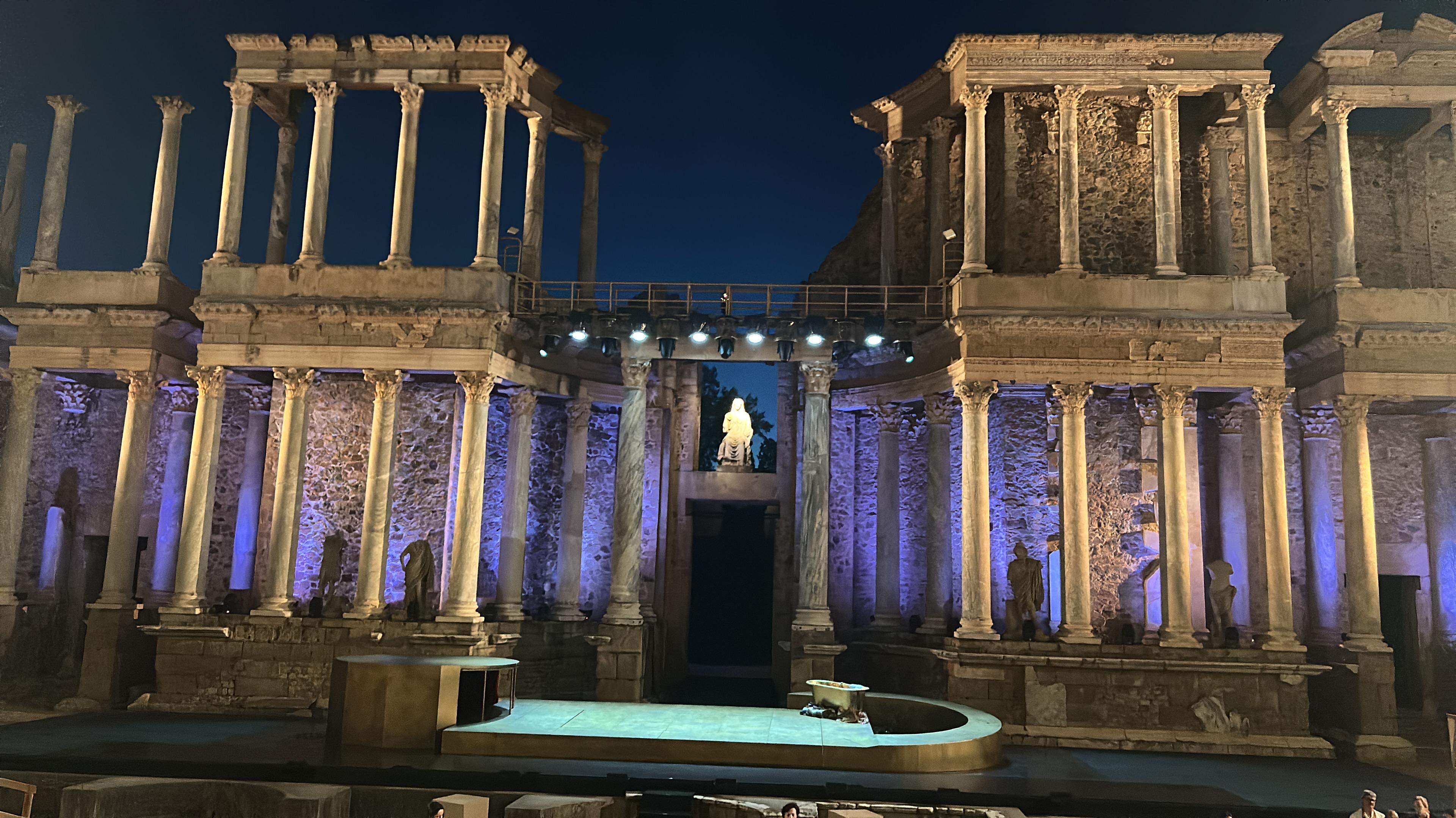 El Festival de Teatro ofrece este fin de semana Bacanal además de Un tal César y A paz en el María Luisa El Festival de Teatro ofrece este fin de semana Bacanal además de Un tal César y A paz en el María Luisa