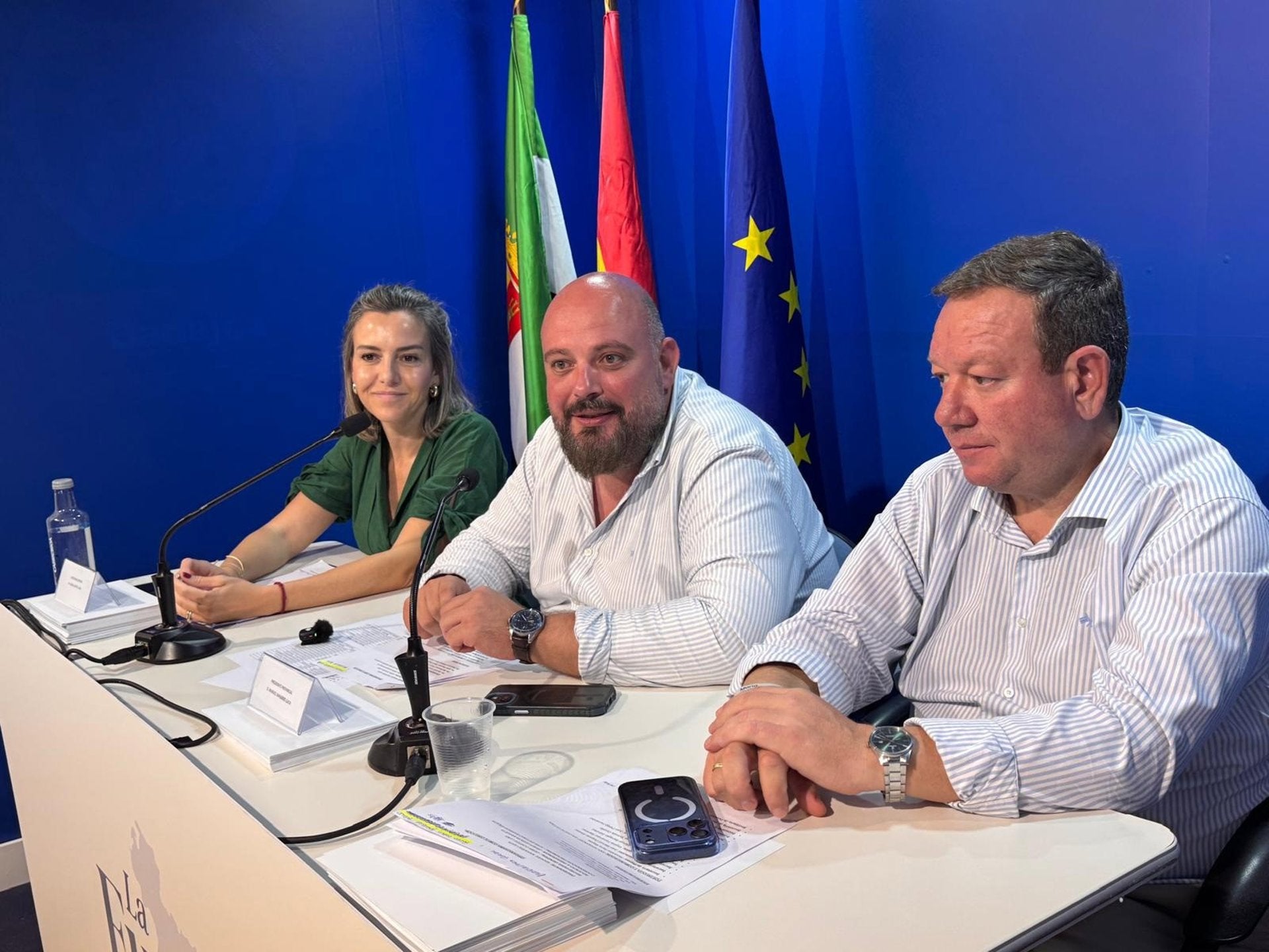El PP provincial de Badajoz completa su organigrama con los secretarios adscritos a Dirección y las vicesecretarías El PP provincial de Badajoz completa su organigrama con los secretarios adscritos a Dirección y las vicesecretarías