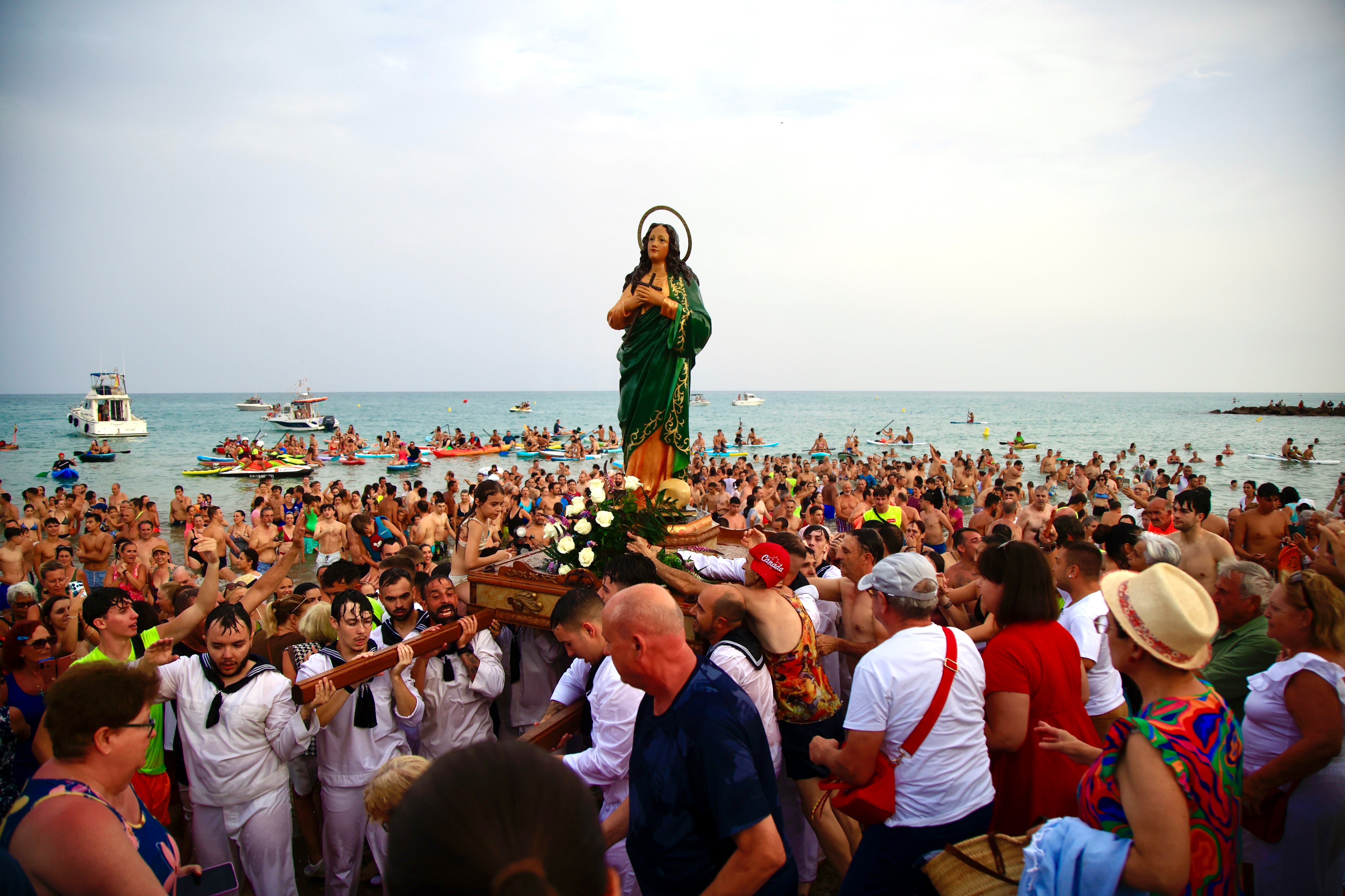 El Desembarco de Santa María Magdalena vuelve a emocionar a Moncofa El Desembarco de Santa María Magdalena vuelve a emocionar a Moncofa