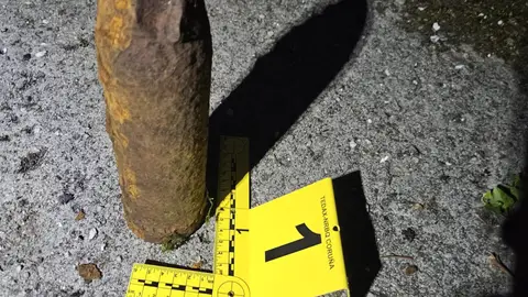 La Policía Nacional detona un proyectil hallado en una zona de la parroquia de san Xoan de Fecha en Santiago y no descarta que sea de la Guerra Civil La Policía Nacional detona un proyectil hallado en una zona de la parroquia de san Xoan de Fecha en Santiago y no descarta que sea de la Guerra Civil