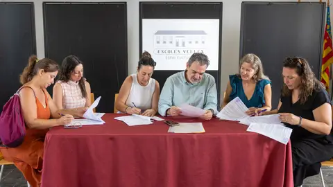El Ayuntamiento de l’Alfàs del Pi destina más de 61.000 euros al apoyo de las AMPAS de los centros educativos públicos El Ayuntamiento de l’Alfàs del Pi destina más de 61.000 euros al apoyo de las AMPAS de los centros educativos públicos