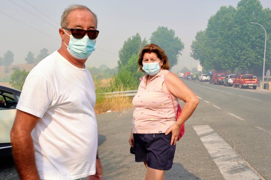 Las recomendaciones del Gobierno a los ciudadanos ante el humo de los incendios de Ávila y Madrid: "Supone un riesgo para la salud" Las recomendaciones del Gobierno a los ciudadanos ante el humo de los incendios de Ávila y Madrid: "Supone un riesgo para la salud"