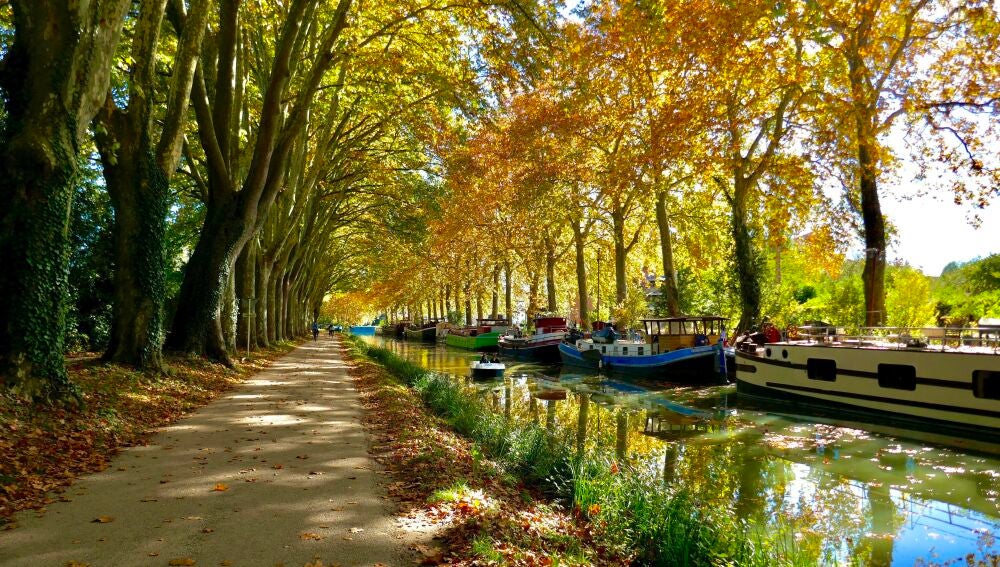 Barcos en los canales de Francia