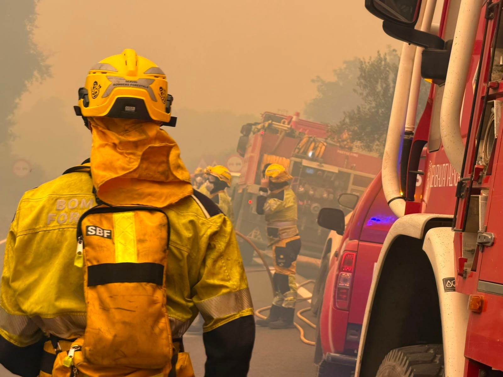 El incendio de la Vall d'Uixó alcanza las 6.500 hectáreas y mantiene confinamientos y desalojos El incendio de la Vall d'Uixó alcanza las 6.500 hectáreas y mantiene confinamientos y desalojos