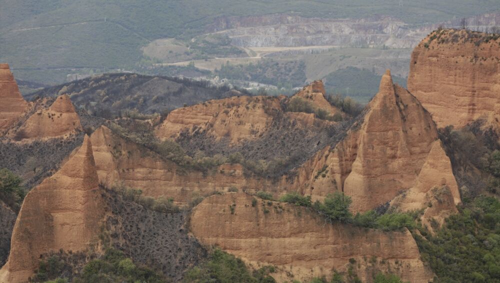 El Parque de las Médulas, calcinado tras el incendio
