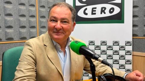 El presidente de Diputaci&oacute;n de Huelva, David Toscano, en los estudios de Onda Cero.