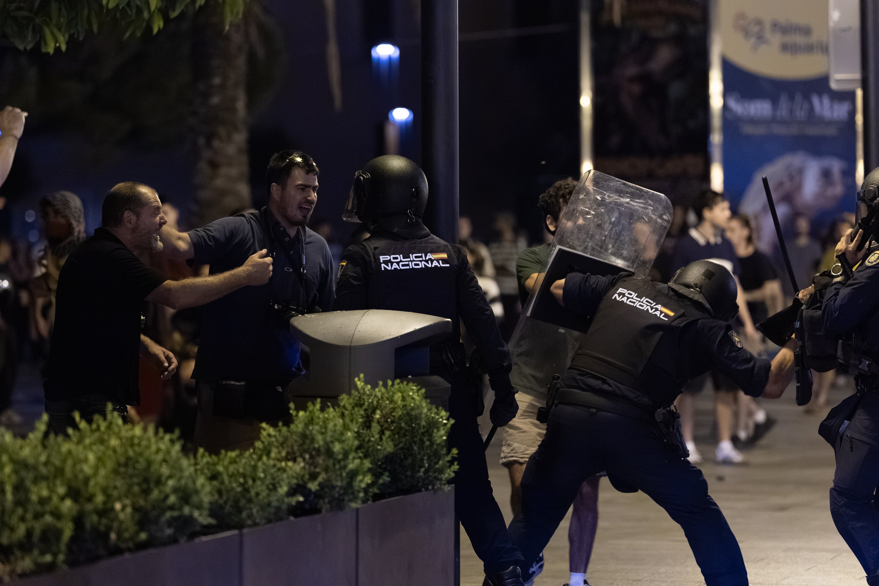Qué está pasando en Mallorca: las protestas contra el turismo masivo acaban con polémica por la actuación policial y abren un nuevo frente político Qué está pasando en Mallorca: las protestas contra el turismo masivo acaban con polémica por la actuación policial y abren un nuevo frente político