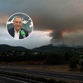 Una gran columna de humo procedente del incendio de la Vall d'Uixó