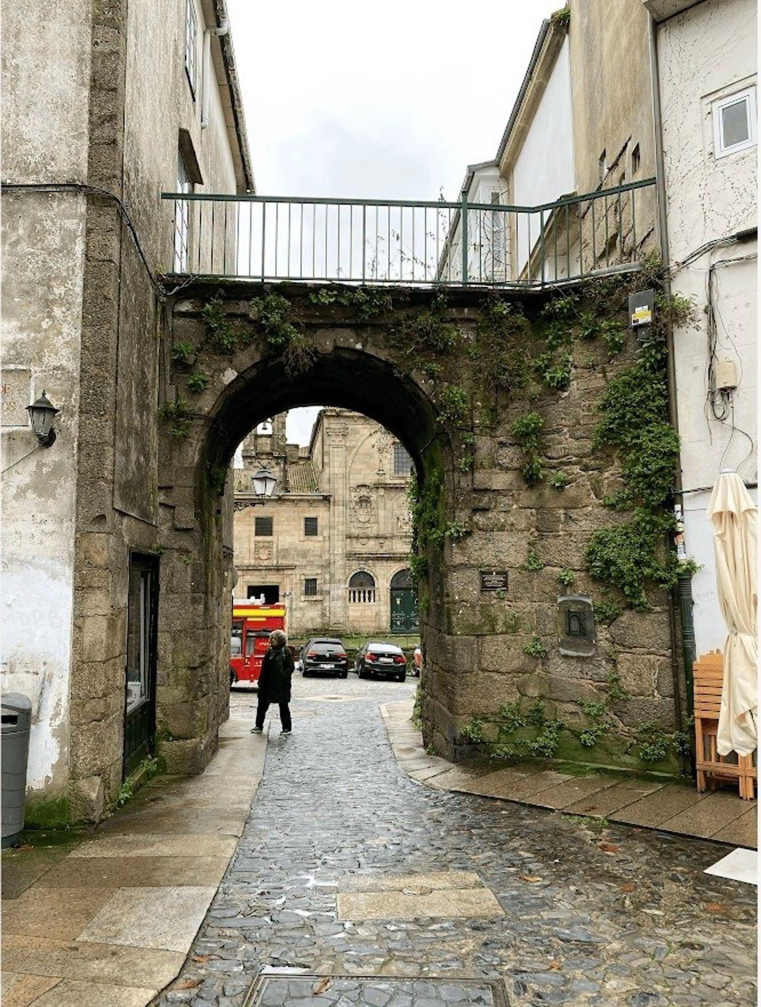 El Consorcio de Santiago licita las obras de restauración y conservación del Arco de Mazarelos El Consorcio de Santiago licita las obras de restauración y conservación del Arco de Mazarelos
