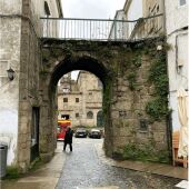 El Consorcio de Santiago licita las obras de restauración y conservación del Arco de Mazarelos