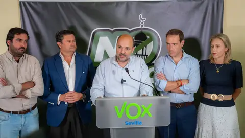 Vox "pierde la confianza" en el gobierno de Sanz tras la licencia de la mezquita y presentará un recurso de alzada Vox "pierde la confianza" en el gobierno de Sanz tras la licencia de la mezquita y presentará un recurso de alzada