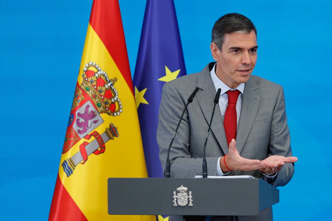 La reflexión de Pedro Sánchez sobre los procesos judiciales contra su familia: "No son mi mujer y mi hermano, son Begoña Gómez y David Sánchez" La reflexión de Pedro Sánchez sobre los procesos judiciales contra su familia: "No son mi mujer y mi hermano, son Begoña Gómez y David Sánchez"