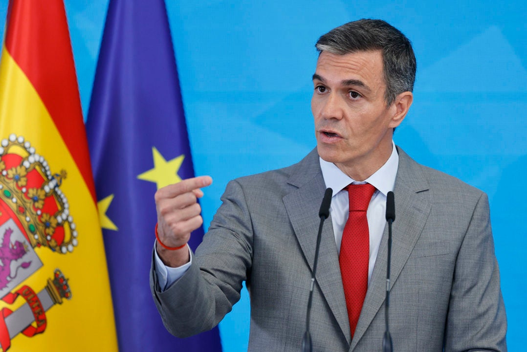 Sánchez presume de gestión y asegura que agotará la legislatura: "Somos el Gobierno de la gente" Sánchez presume de gestión y asegura que agotará la legislatura: "Somos el Gobierno de la gente"