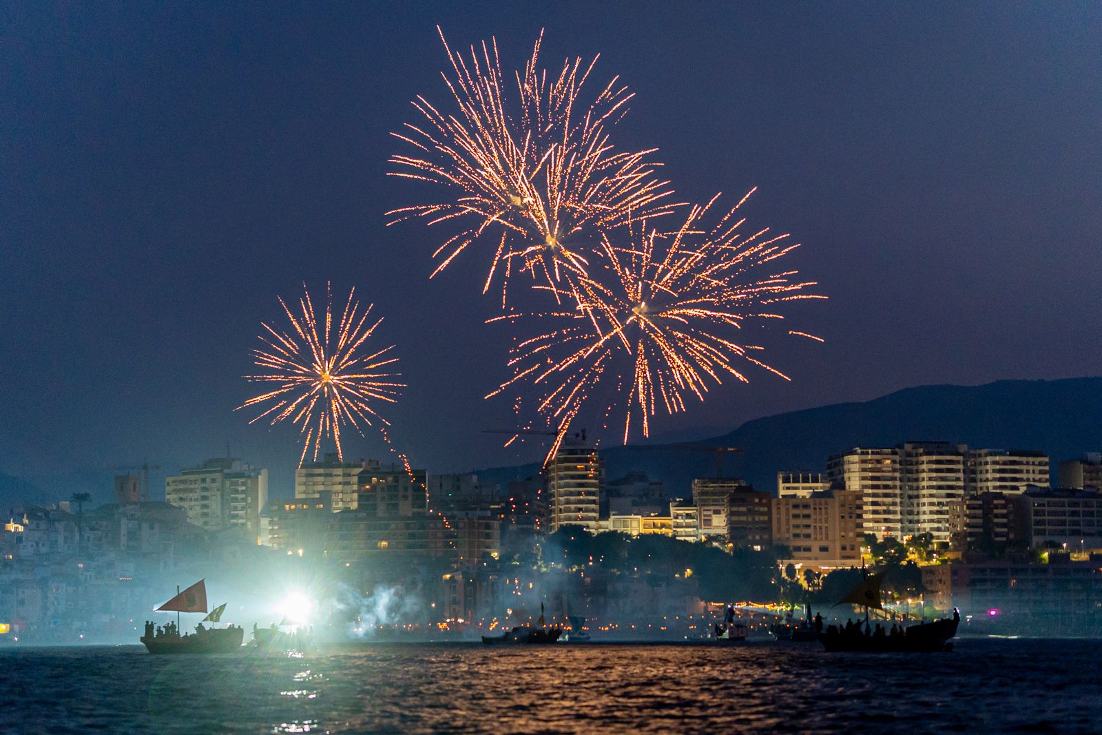 El Desembarc escenifica la gran batalla para conquistar Villajoyosa El Desembarc escenifica la gran batalla para conquistar Villajoyosa