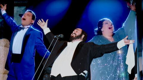 Freddie Mercury i Montserrat Caballé juntament a Lucciano Pavarotti Freddie Mercury i Montserrat Caballé juntament a Lucciano Pavarotti