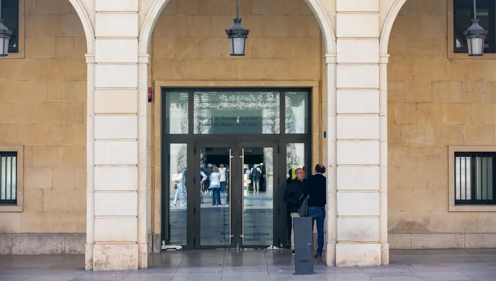 Archivo - Fachada de la Audiencia Provincial de Alicante - Archivo - Fachada de la Audiencia Provincial de Alicante -