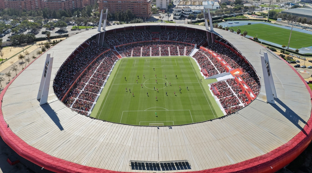 El UD Almería Stadium inicia su gran transformación: más aforo, gradas junto al césped y 15 millones de inversión El UD Almería Stadium inicia su gran transformación: más aforo, gradas junto al césped y 15 millones de inversión