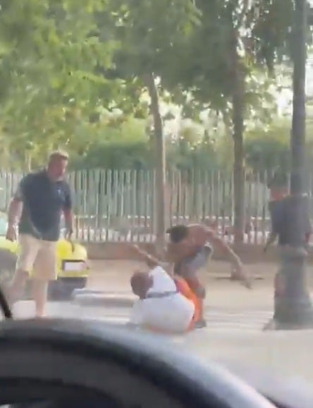 Detenido por una brutal y gratuita paliza que ha dejado a la víctima en situación crítica en el barrio de San Marcelino (Valencia) Detenido por una brutal y gratuita paliza que ha dejado a la víctima en situación crítica en el barrio de San Marcelino (Valencia)