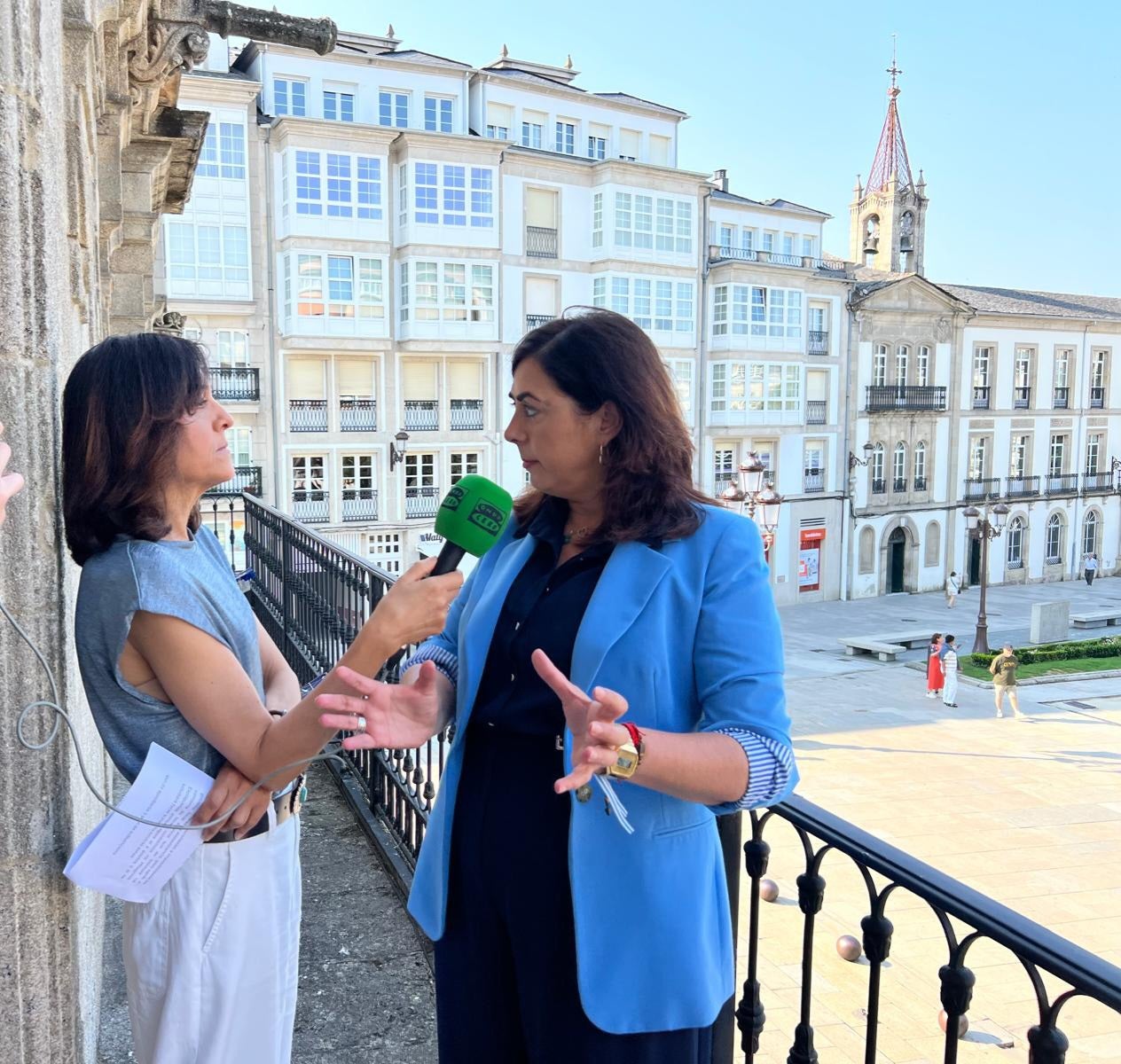 Elena Candia anuncia que se intensificará la presencia de la policía en la calle para mejorar la seguridad Elena Candia anuncia que se intensificará la presencia de la policía en la calle para mejorar la seguridad