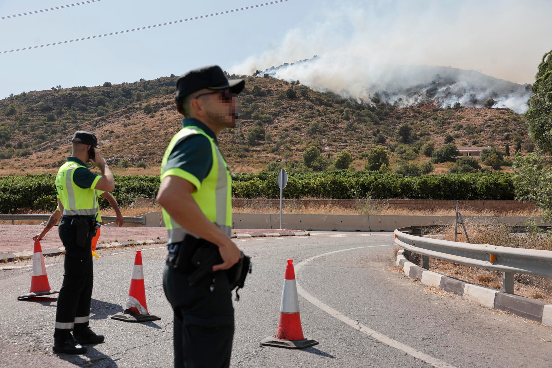 La Guardia Civil mantiene las patrullas en las localidades desalojadas para evitar robos La Guardia Civil mantiene las patrullas en las localidades desalojadas para evitar robos