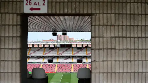 Vistas desde una de las entradas a las tribunas del estadio Vistas desde una de las entradas a las tribunas del estadio
