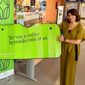 CONVEGA reparte más de diez mil parasoles de coche inspirados en el habla popular de la Vega Baja CONVEGA reparte más de diez mil parasoles de coche inspirados en el habla popular de la Vega Baja