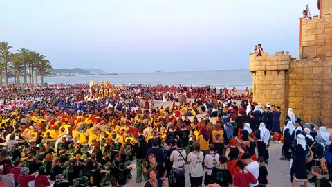 La Reina Cristiana y su ejército reconquistaron Villajoyosa tras la lucha contra el bando moro del Rey La Reina Cristiana y su ejército reconquistaron Villajoyosa tras la lucha contra el bando moro del Rey