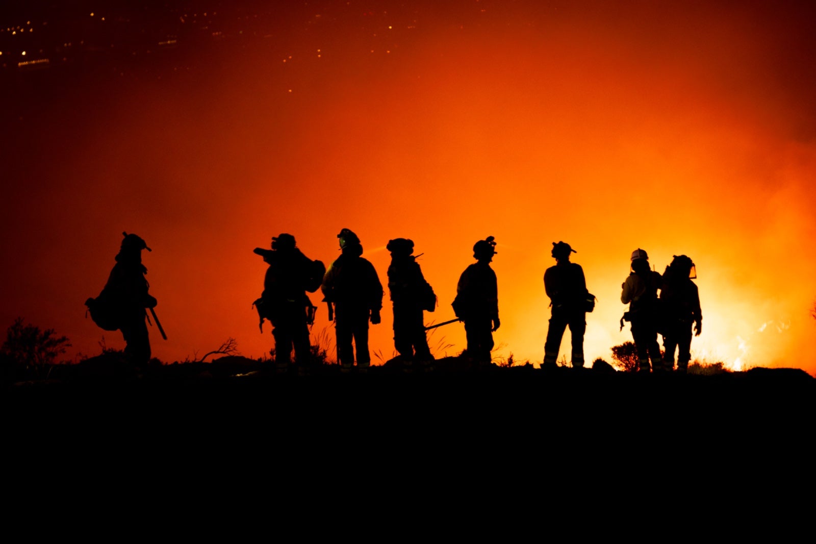 Madueño sobre la labor de los bomberos forestales: "Es gente que es capaz de meterse en la boca del infierno una mañana cualquiera" Madueño sobre la labor de los bomberos forestales: "Es gente que es capaz de meterse en la boca del infierno una mañana cualquiera"