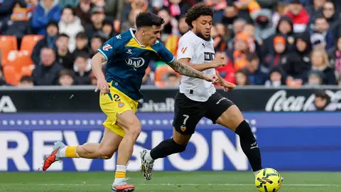 El Valencia gana al Derby County con doblete de Danjuma El Valencia gana al Derby County con doblete de Danjuma