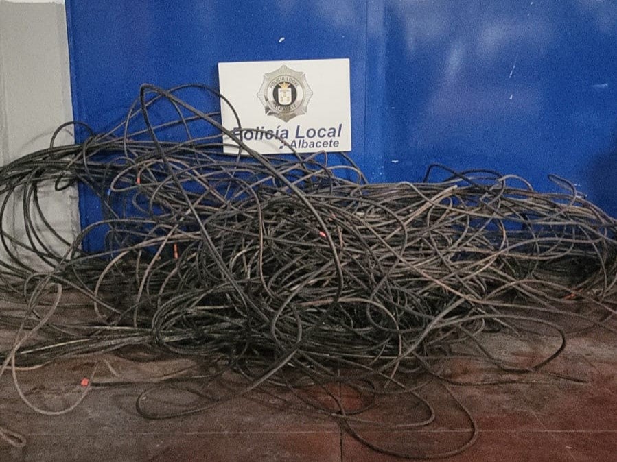 El Ayuntamiento destina 133.000 euros a reponer el cableado sustraído en instalaciones de alumbrado público El Ayuntamiento destina 133.000 euros a reponer el cableado sustraído en instalaciones de alumbrado público