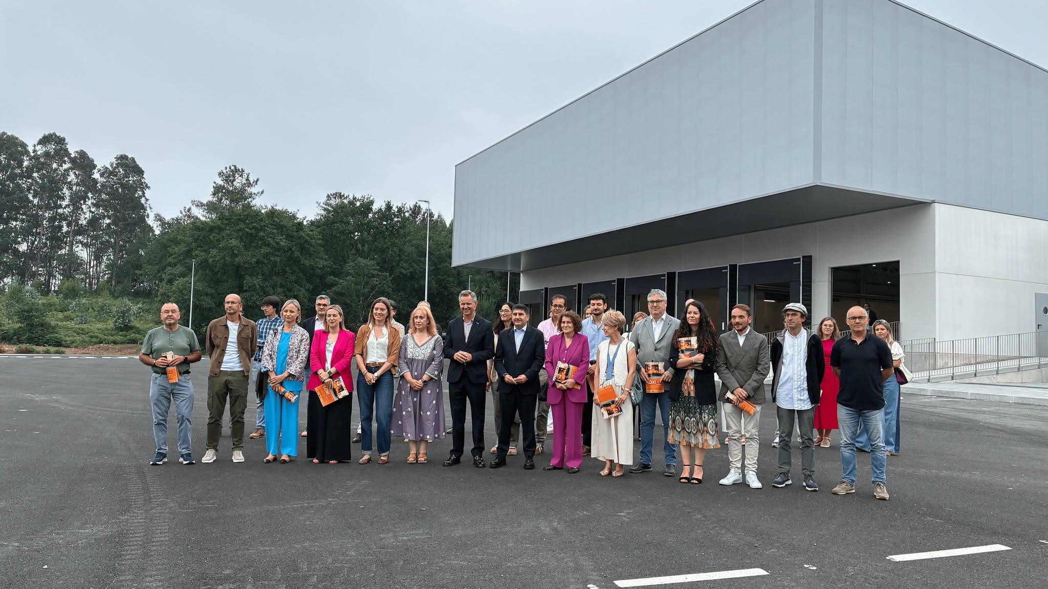 Las instalaciones del nuevo Centro de Distribución de Mercancías, destinadas a mitigar el impacto del tráfico en la Ciudad Histórica de Santiago, han sido presentadas públicamente Las instalaciones del nuevo Centro de Distribución de Mercancías, destinadas a mitigar el impacto del tráfico en la Ciudad Histórica de Santiago, han sido presentadas públicamente